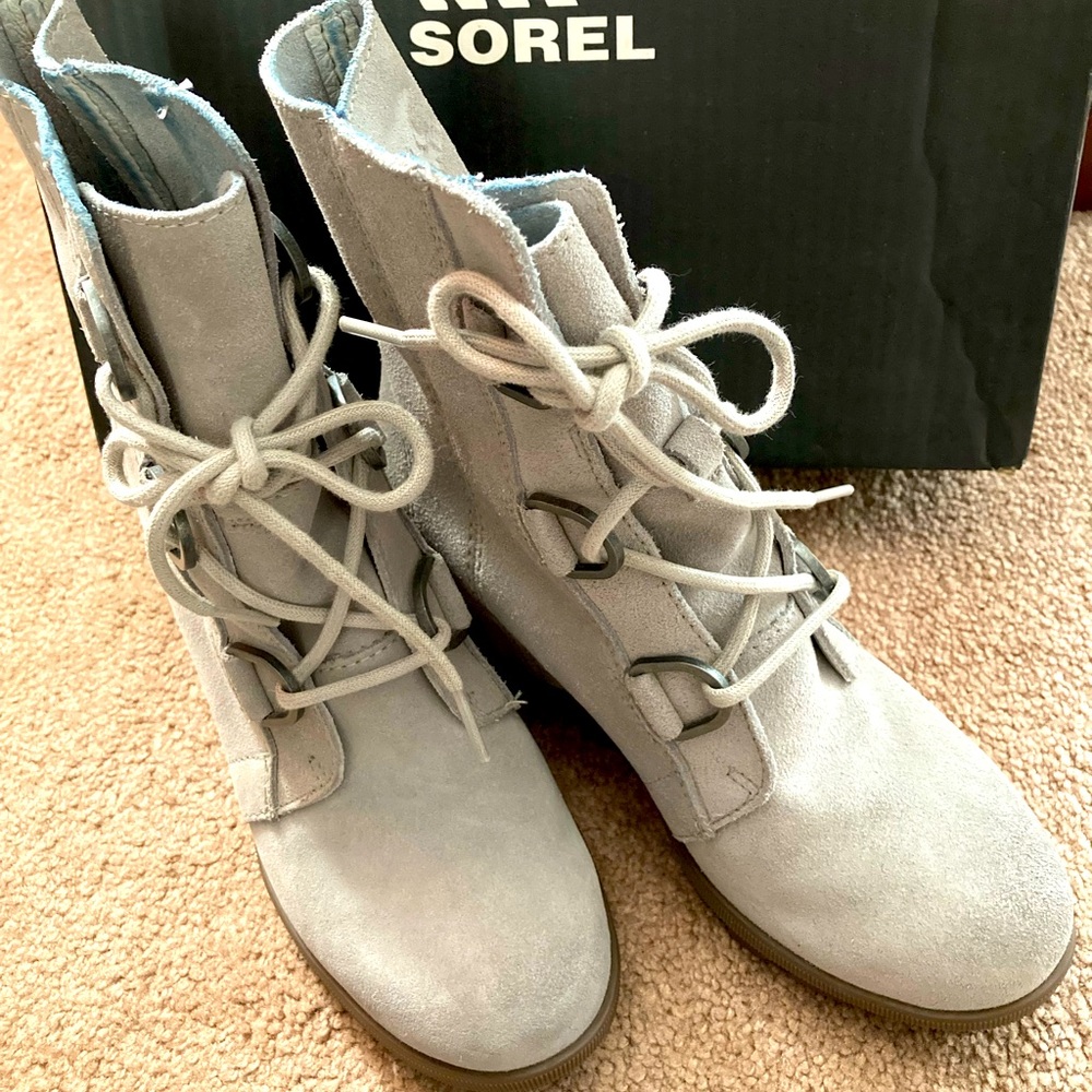 SOREL Joan of Arctic Wedge II 🌧 waterproof rain boots in Dove, size 6.5 in box.